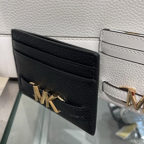 MICHAEL KORS Reed Large Pebbled Leather Card Holder Case Wallet
Black
NWT - Picture 13 of 16